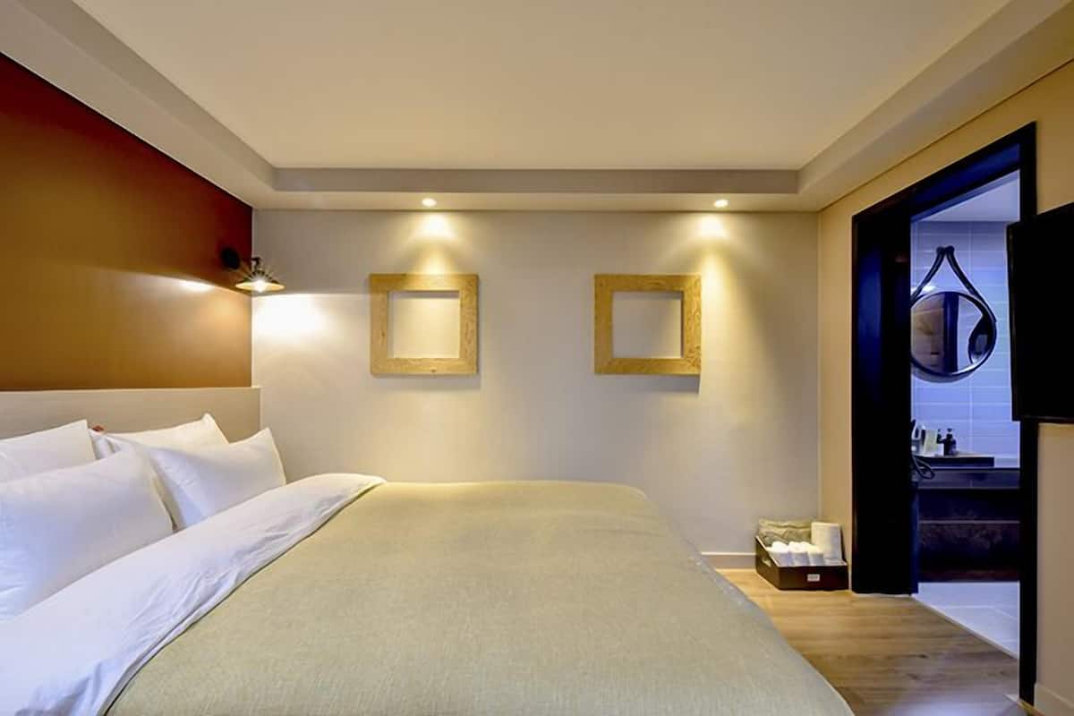 Standard Room (Netflix - Use personal account) | Décoration personnalisée, bureau, Wi-Fi gratuit