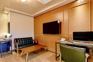 Double Room, Terrace (Netflix - Use personal account) | Kemudahan bilik