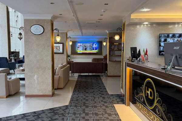 Standard Twin Room | In-room safe, desk, soundproofing, iron/ironing board