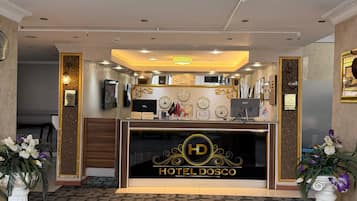 Habitació amb dos llits individuals estàndard | 1 dormitori, caixa forta a l'habitació i escriptori