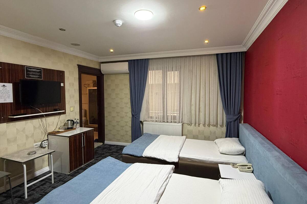 Kahden hengen standard-huone (kaksi sänkyä) | 1 makuuhuone, tallelokero huoneessa, työpöytä, äänieristys