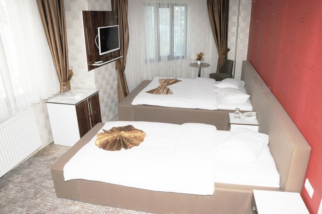 triple room | in-room safe, desk, soundproofing, iron/ironing board