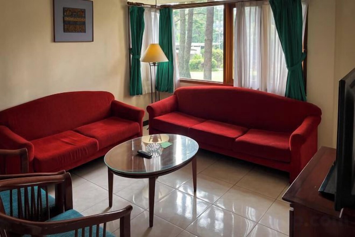 Living area | 32-inch LED TV with cable channels, TV, table tennis