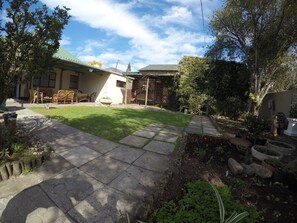 Garden - Selborne Bed and Breakfast (East London)