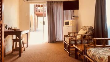 Standard Double or Twin Room, 1 Bedroom, Refrigerator & Microwave | Individually decorated, individually furnished, laptop workspace