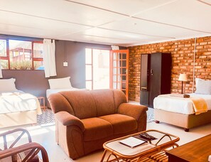 Basic Studio, 1 Bedroom | Individually decorated, individually furnished, laptop workspace - Selborne Bed and Breakfast (East London)