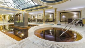 2 indoor pools, seasonal outdoor pool, pool umbrellas, sun loungers - Hotel Aurum (Hajduszoboszlo)