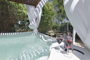 Alberca al aire libre por temporada 