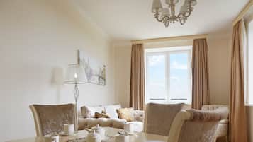 Executive-sviitti, keittotila | Ruokailu omassa huoneessa