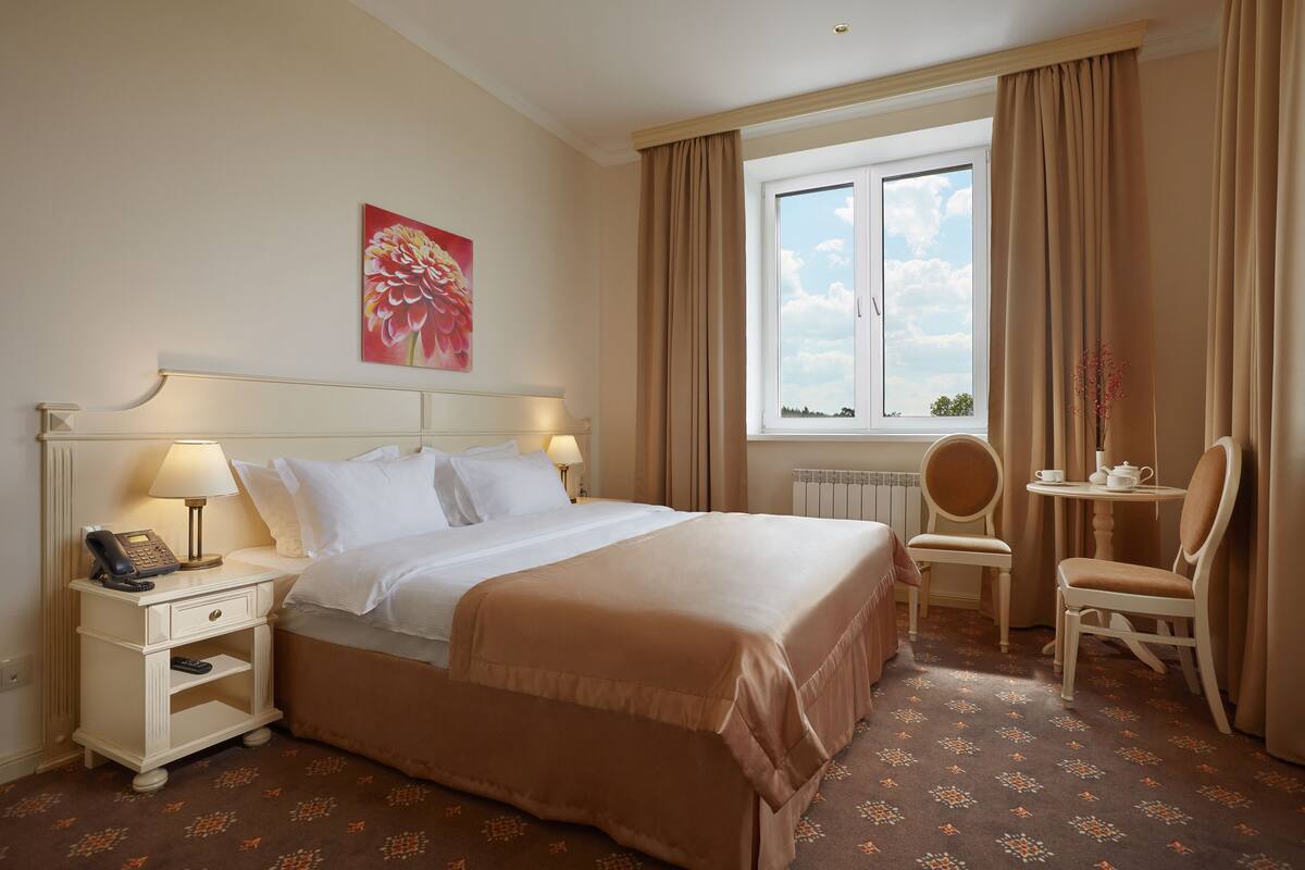 Superior Double or Twin Room | Premium bedding, minibar, in-room safe, desk