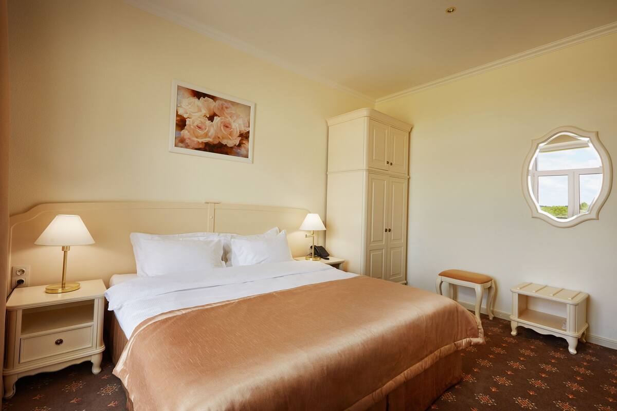 Family Double or Twin Room | Premium bedding, minibar, in-room safe, desk