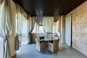 Apartment, 2 Schlafzimmer, Terrasse | Lanai (Veranda)