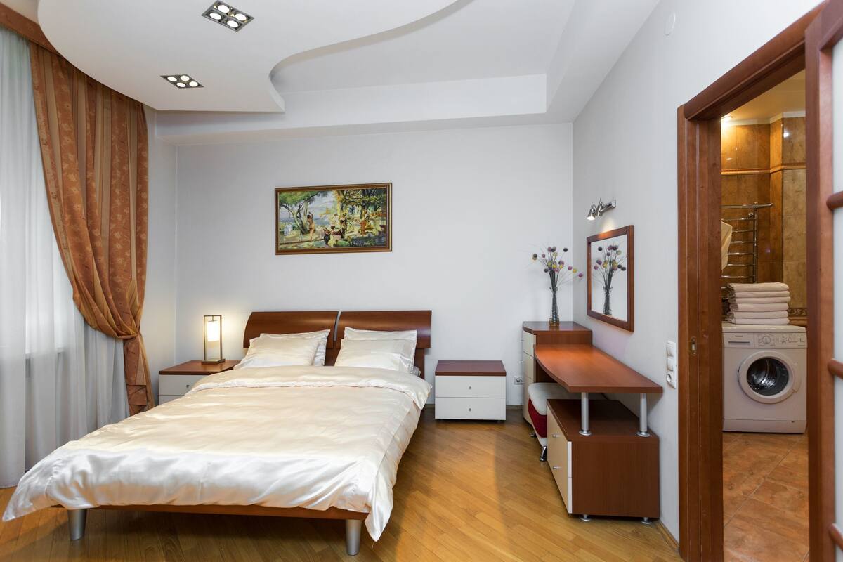 Premium Apartment, 2 Bedrooms (Nezavisimosti 12)