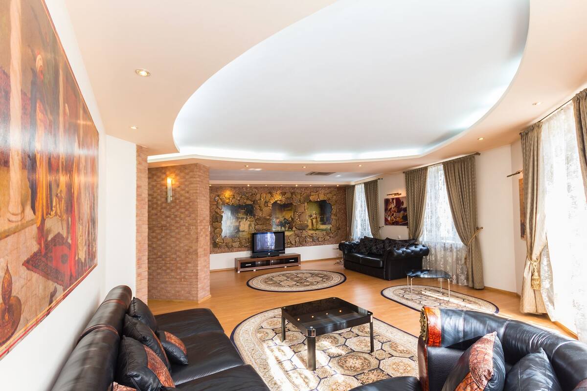 Premium Apartment, 2 Bedrooms (Nezavisimosti 13) | Living room