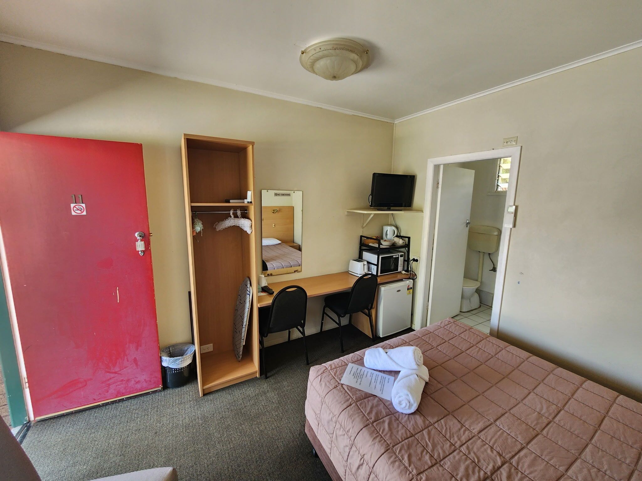 Standard Double Room | Desk, laptop workspace, iron/ironing board, free WiFi