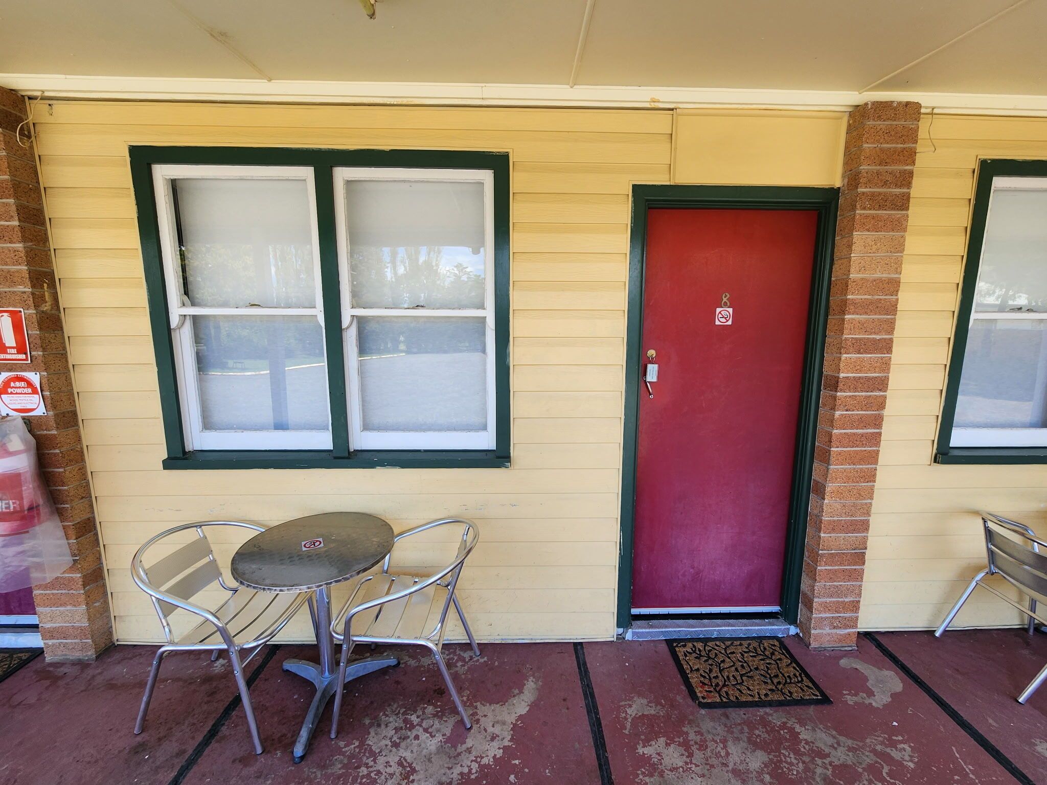 Desk, laptop workspace, iron/ironing board, free WiFi