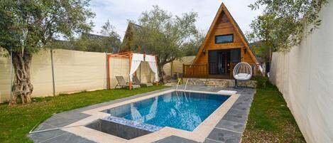 Villa til brudepar | 2 soveværelser, skrivebord, arbejdsområde til bærbare computere