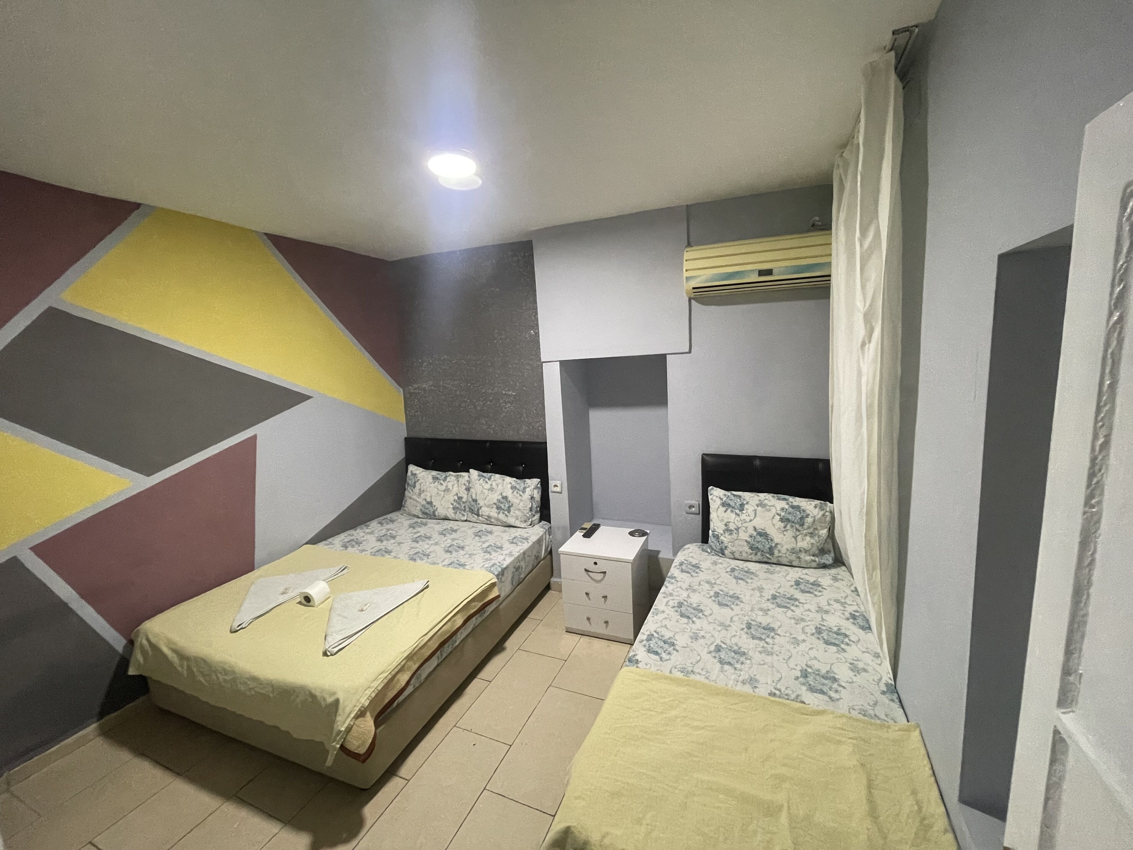 Geluiddichte muren, gratis wifi, beddengoed