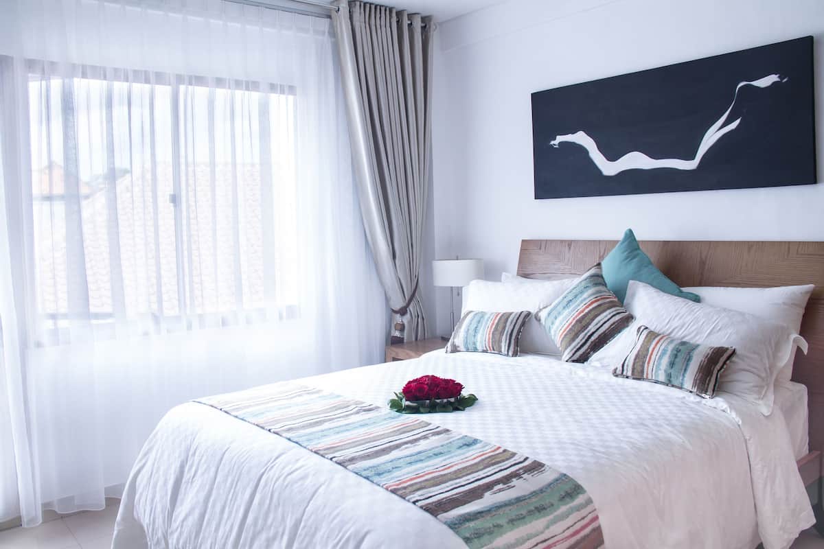 In-room safe, iron/ironing board, bed sheets
