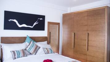 In-room safe, iron/ironing board, bed sheets