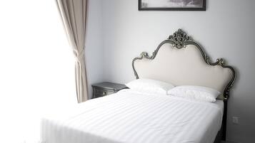 Iron/ironing board, free WiFi, bed sheets