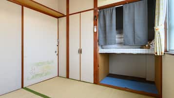 Japanese Room- Single Occupancy with Shared Washroom (Non Smoking) No co-sleeping allowed