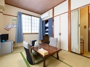ห้องทราดิชันนัลทวิน, ปลอดบุหรี่ (Japanese,SharedWashroom,No cosleeping) | Wi-Fi ฟรี, ผ้าปูที่นอน