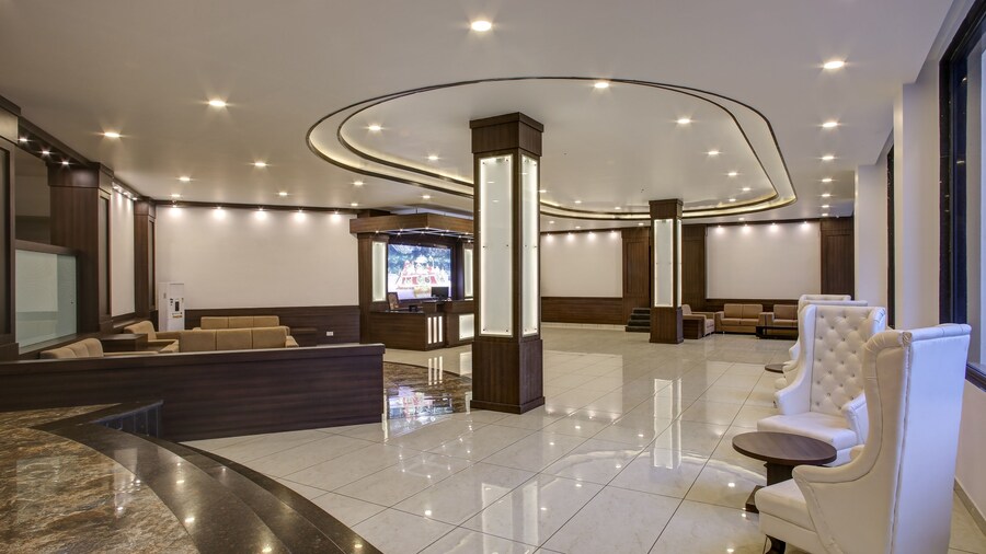 Hotel The Royal Krishna