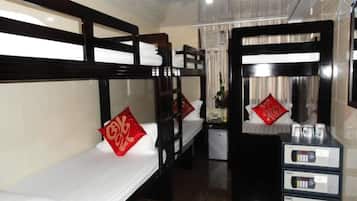 In-room safe, soundproofing, free WiFi, bed sheets
