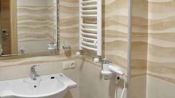 Apartment (Studio) | Bathroom sink