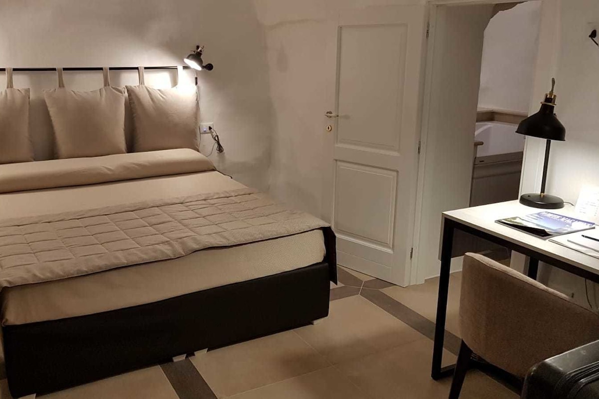 Minibar, coffre-fort, bureau, rideaux d’obscurcissement