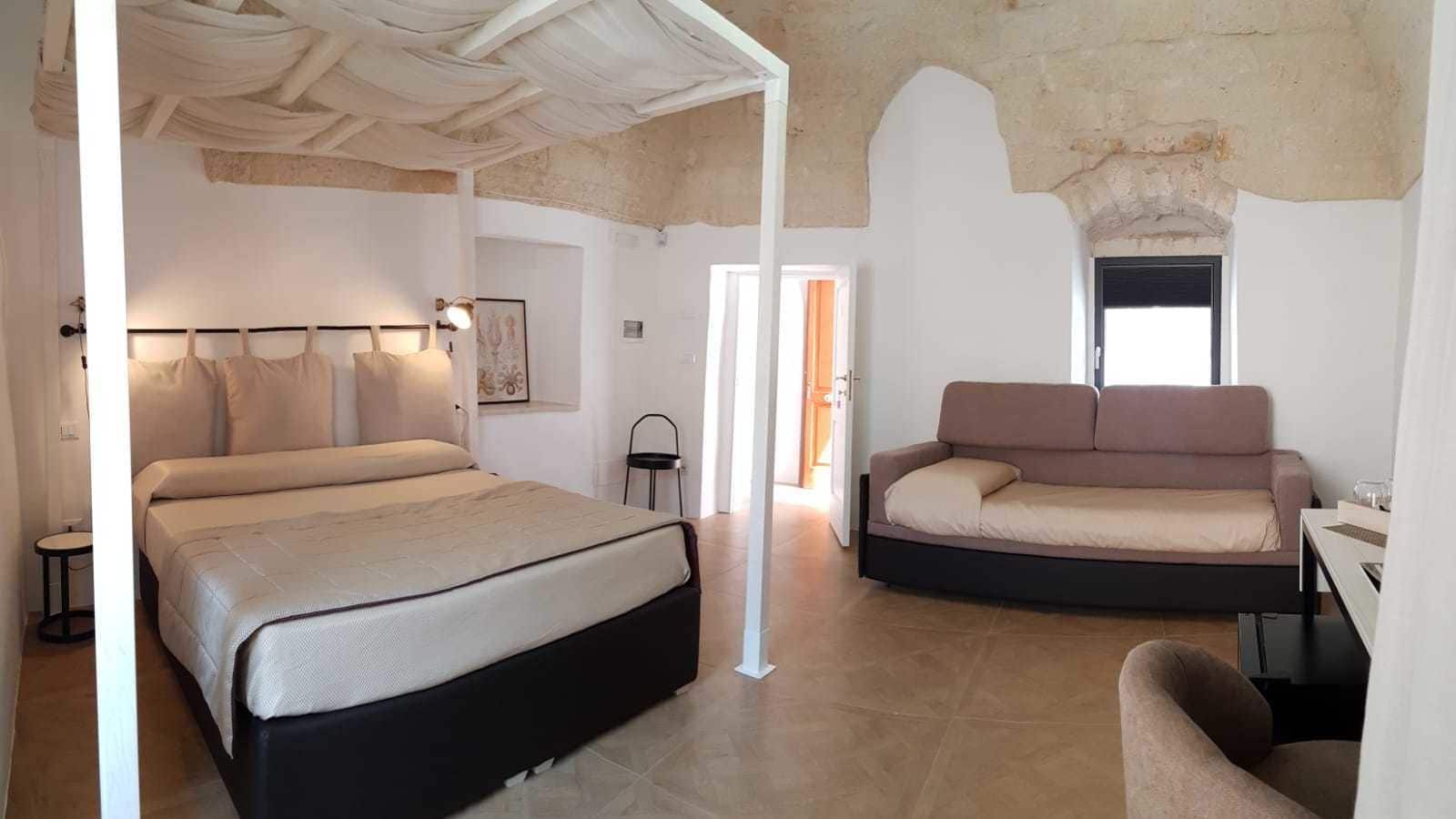 Tripla Standard | Minibar, una cassaforte in camera, una scrivania, tende oscuranti