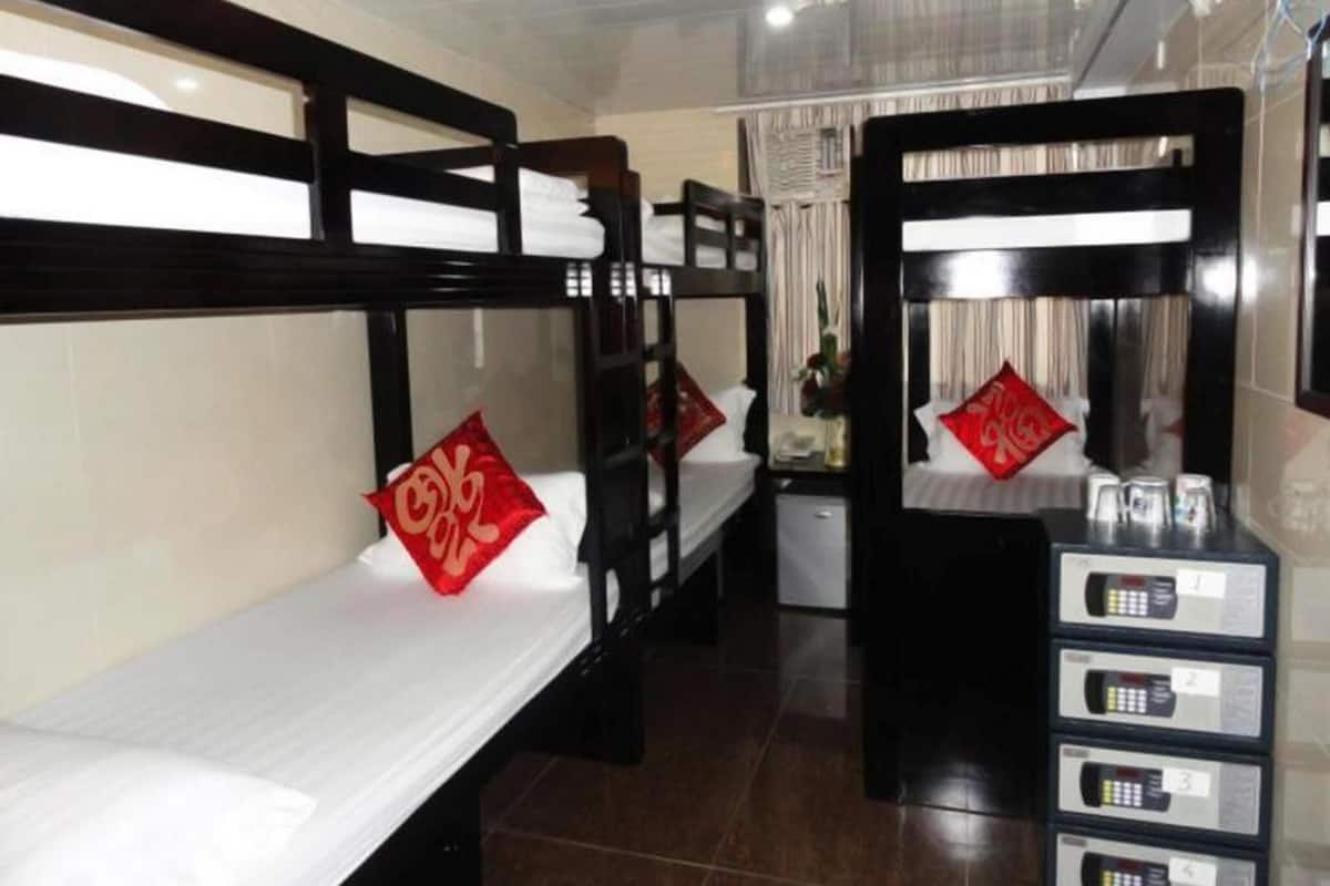 Dormitorio condiviso Standard | Una cassaforte in camera, insonorizzazione, Wi-Fi gratuito