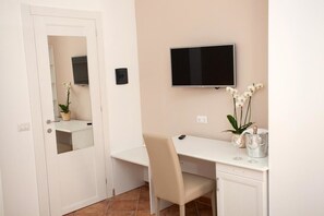 Chambre Double, non-fumeur, balcon | Coin séjour