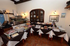 Petit déjeuner buffet compris tous les jours