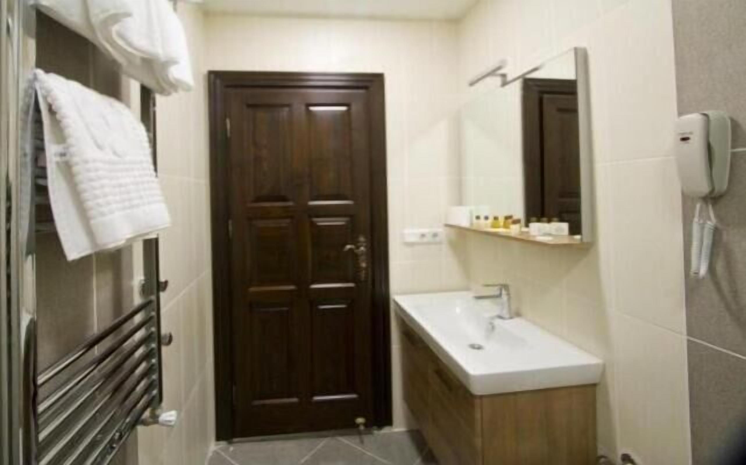 shower, free toiletries, hair dryer, bathrobes