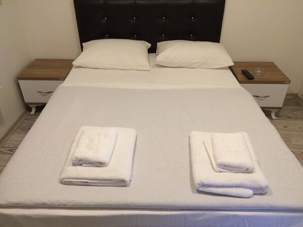 标准双人房 | 免费 WiFi、床单