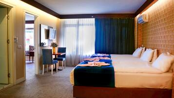 Comfort Suite | Minibar, desk, blackout curtains, free WiFi
