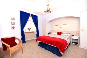 Premium bedding, iron/ironing board, free WiFi, bed sheets - Burntisland Sands Hotel (Burntisland)