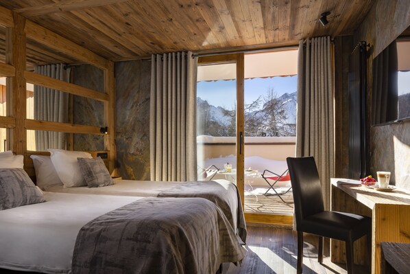 Chambre Supérieure Double ou avec lits jumeaux, balcon