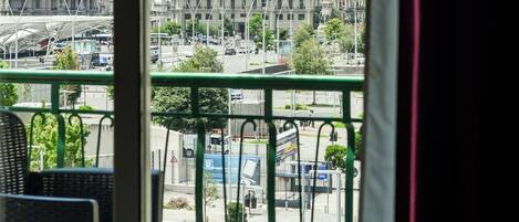 Chambre Triple, vue ville | Balcon