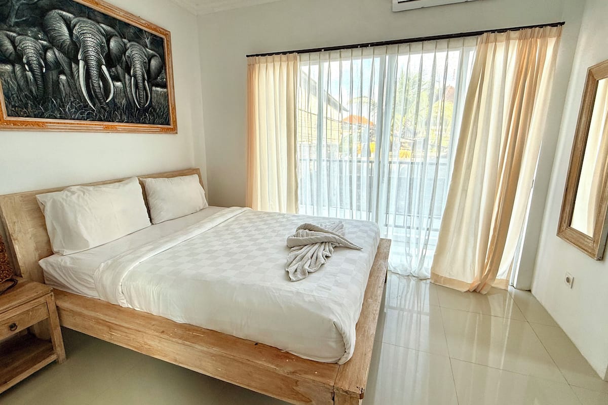 Premium bedding, free WiFi, bed sheets