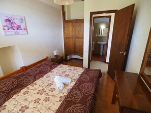 Iron/ironing board, free WiFi, bed sheets