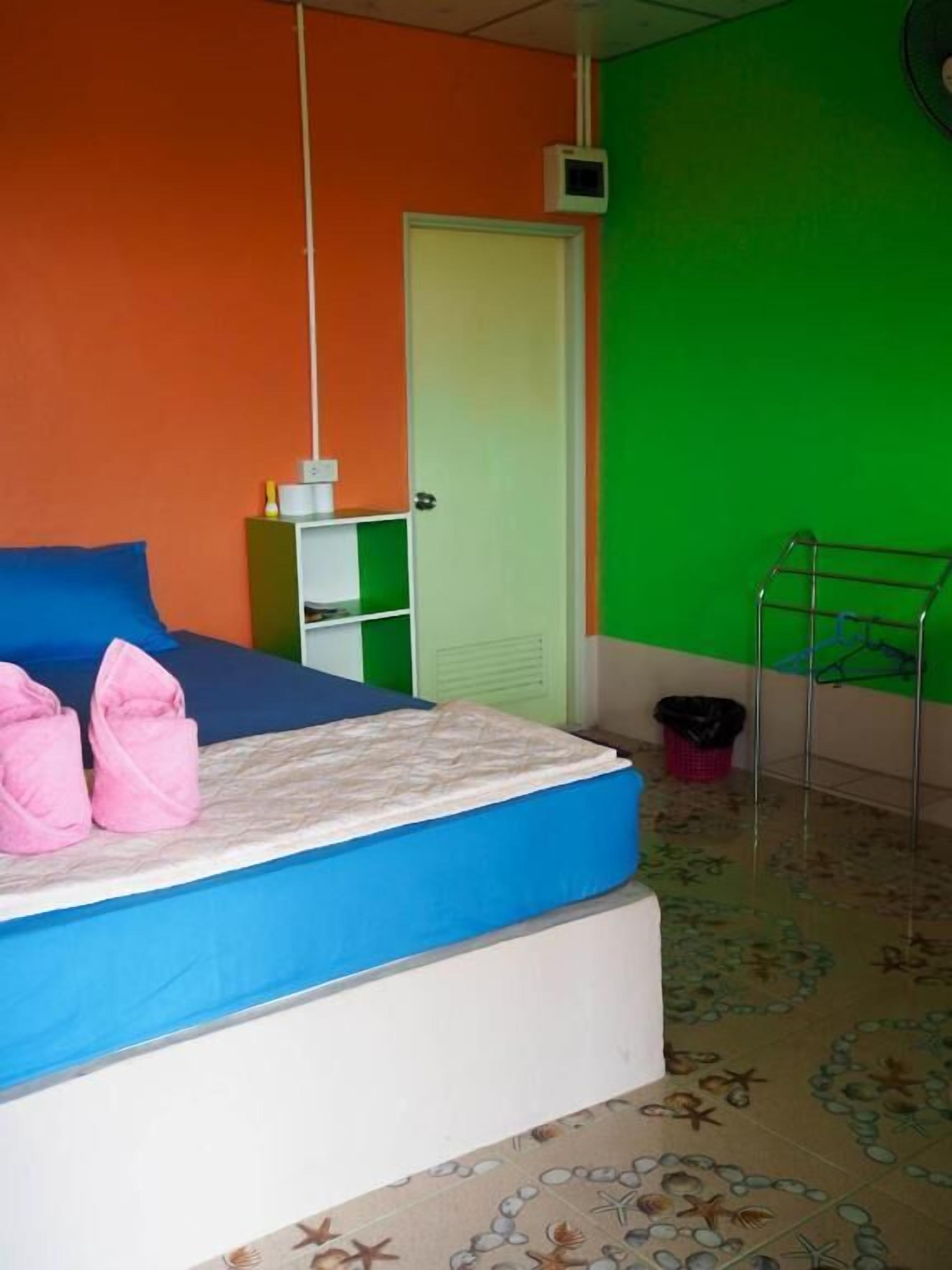 Desk, free WiFi, bed sheets