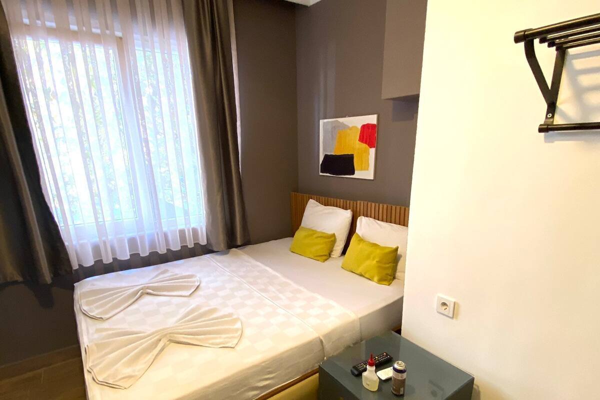 Double or Twin Room | Desk, soundproofing, WiFi (free)