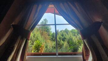 Superior Triple Room | Minibar, in-room safe, blackout drapes, free WiFi