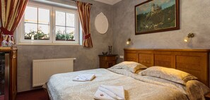 Deluxe Double or Twin Room (Castle view)