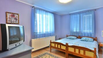 Phòng 2 giường đơn cơ bản, phòng tắm riêng (1) | Truy cập Internet không dây miễn phí, bộ trải giường