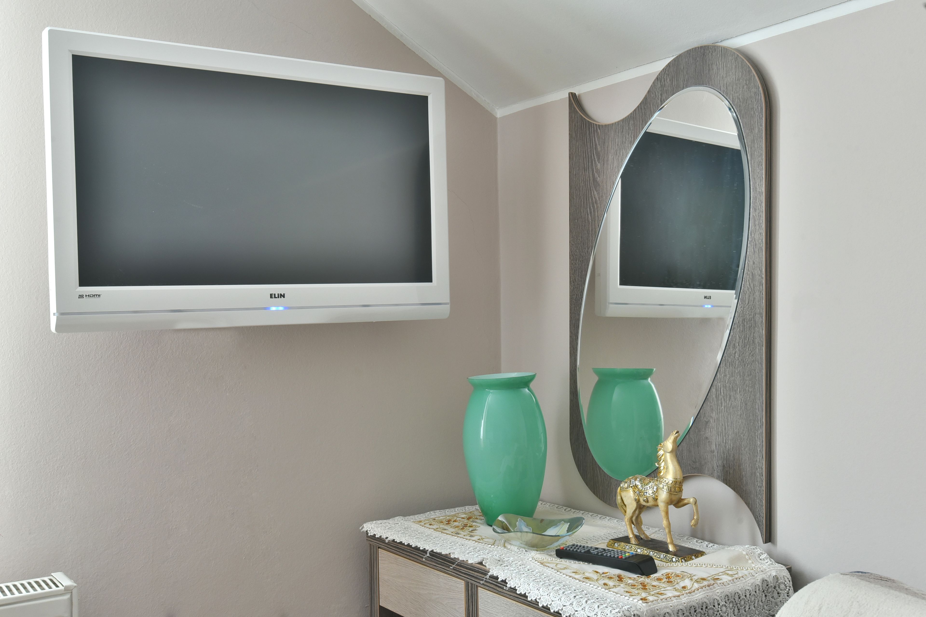 Basic Studio, Multiple Beds, Private Bathroom (6) | Room amenity