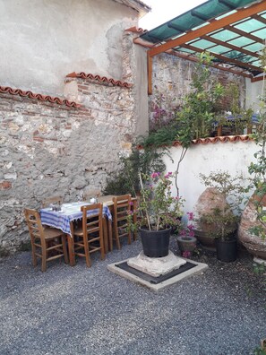 Free daily continental breakfast - Madra House (Ayvalik)